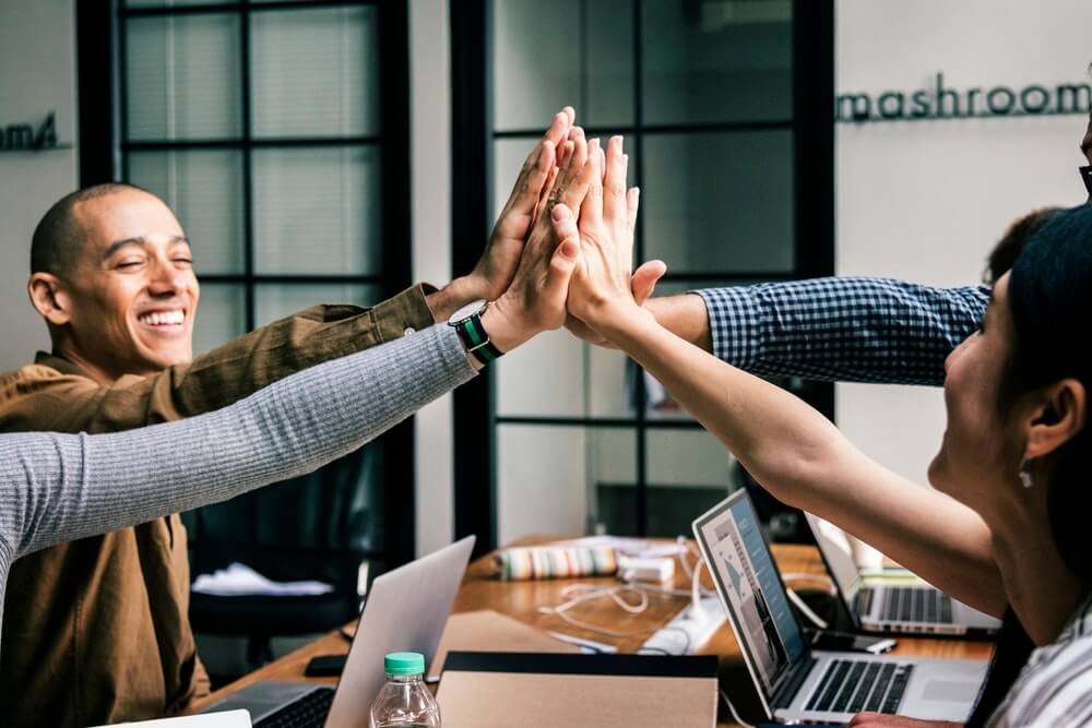 Top 10 Minimum Viable Product Examples in Digital Business (+Tips & Tricks)